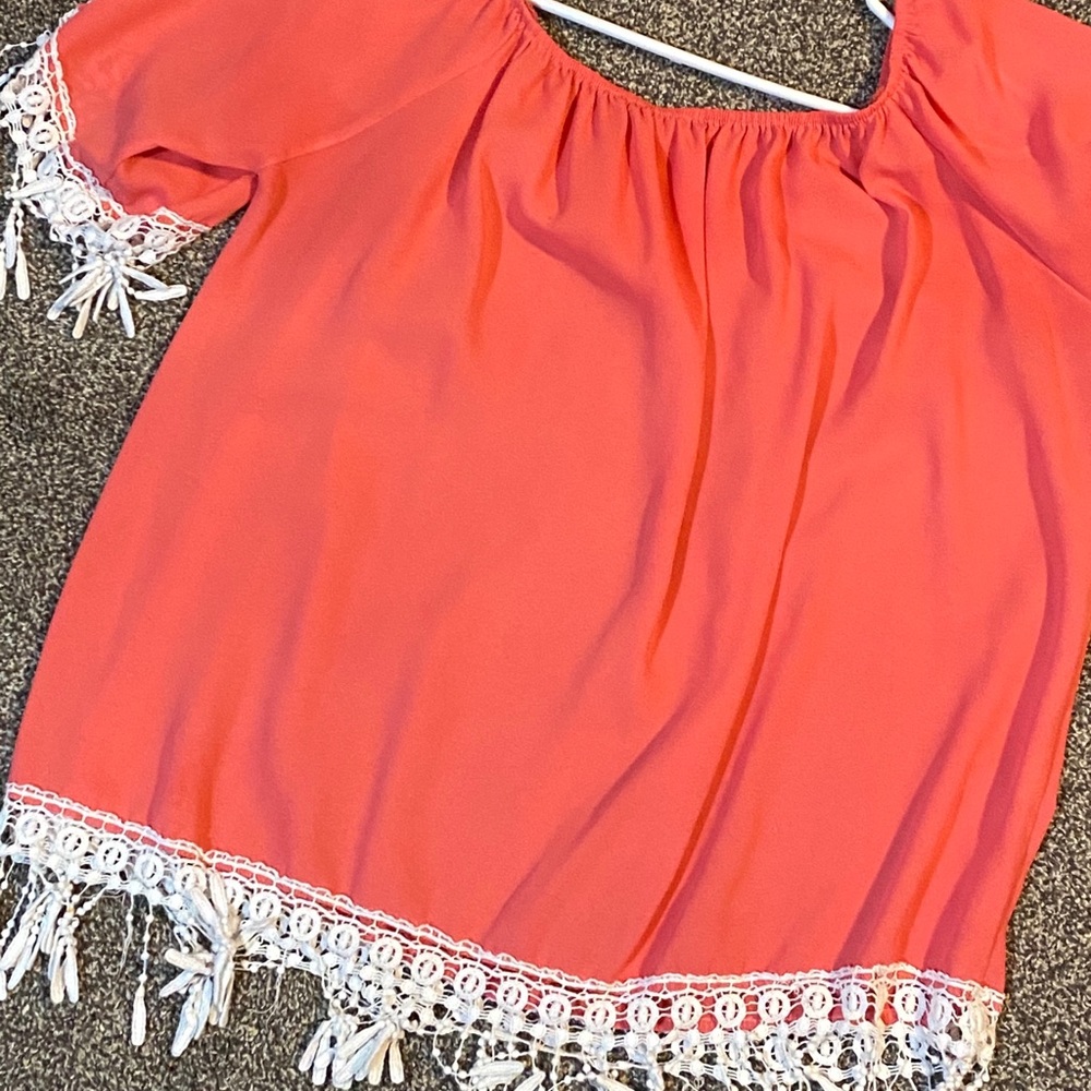 Off the shoulder top😌